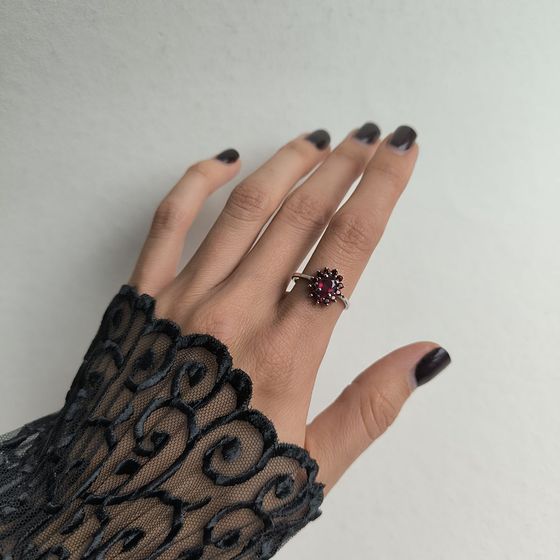 Серебряное кольцо с рубином 1.467ct, гранатом