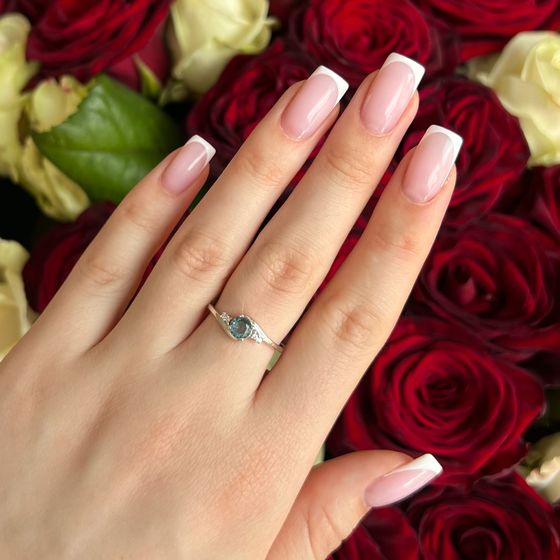 Серебряное кольцо с топазом Лондон Блю 0.404ct
