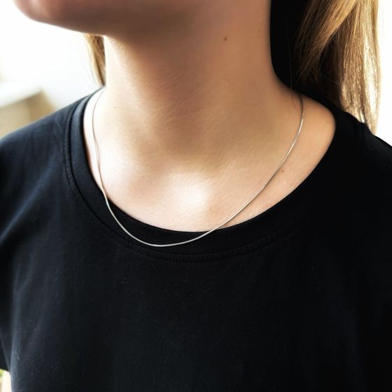 Silver chain without stones