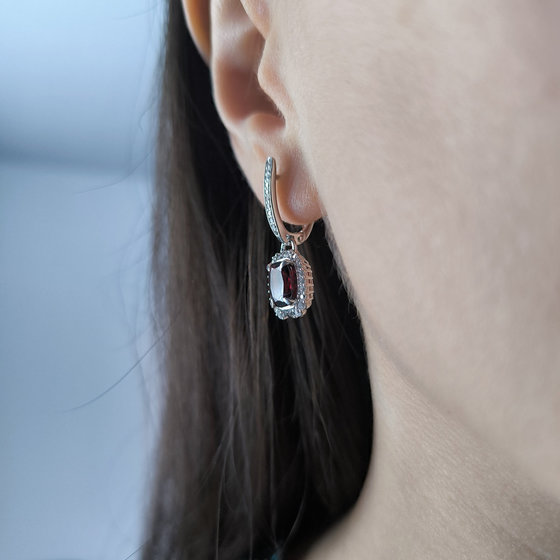 Срібні сережки з гранатом 4.007ct