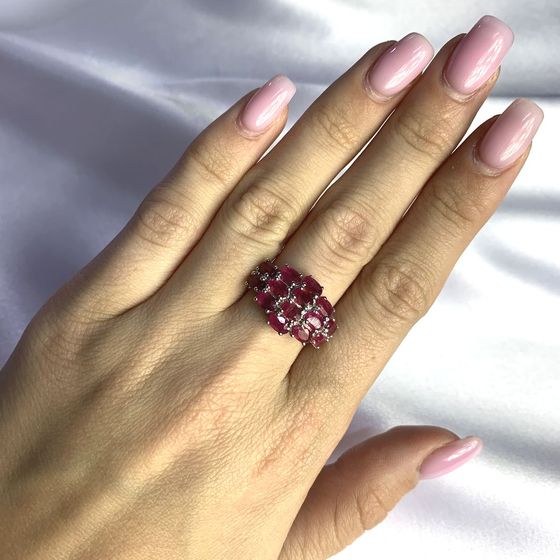 Серебряное кольцо с рубином 4.658ct