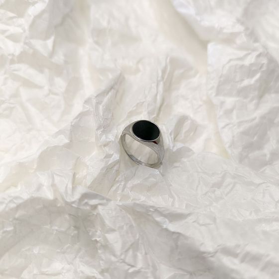 Silver ring with onyx