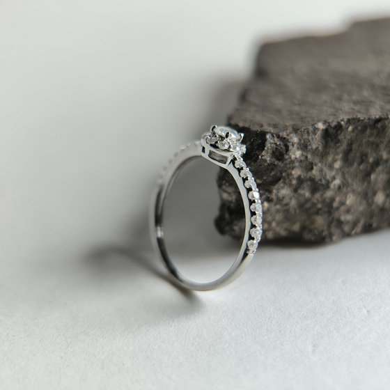 Silver ring with cubic zirconia