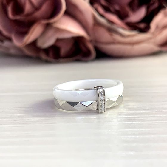 Silver ring with ceramics