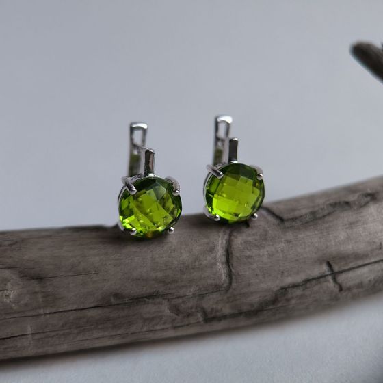 Серебряные серьги с хризолітом 5.214ct