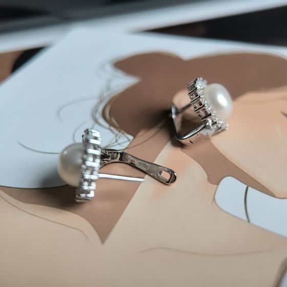 Срібні сережки з перлами