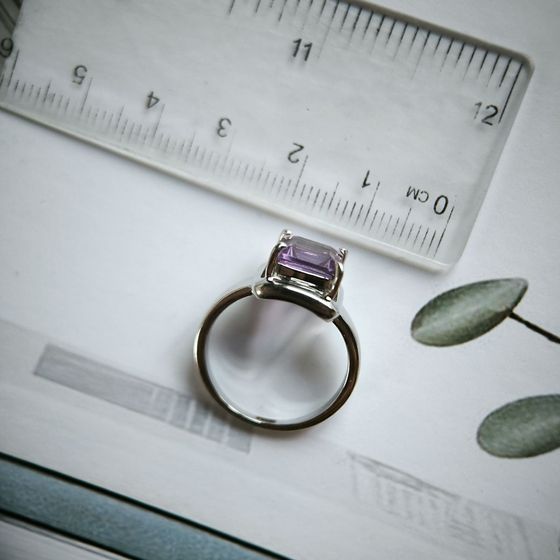Срібна каблучка з аметистом 2.4ct