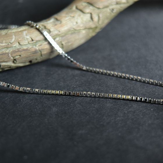 Silver necklace without stones