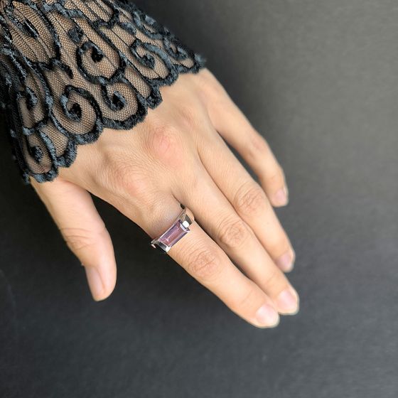 Срібна каблучка з аметистом 2,525 карата