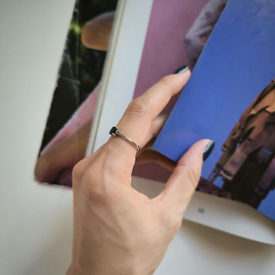 Срібна каблучка з сапфіром