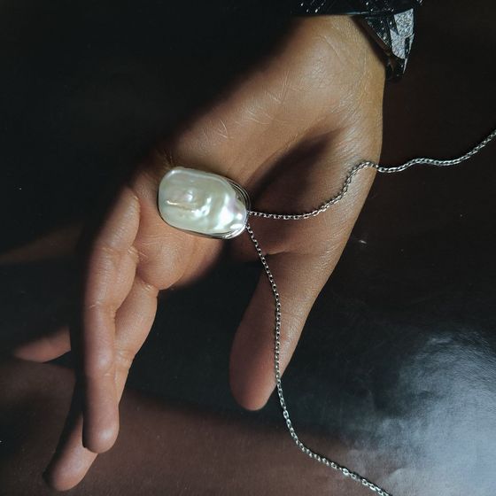 Silver necklace with baroque pearls