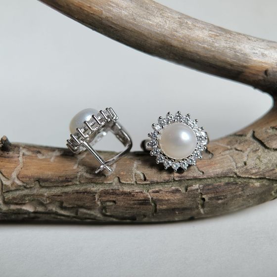 Срібні сережки з перлами