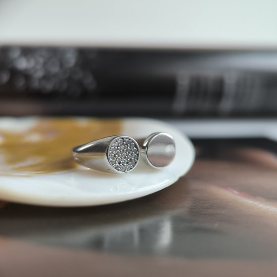 Срібна каблучка з фіанітами 0.21ct