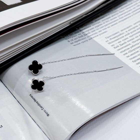 Silver earrings with onyx