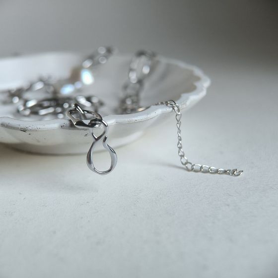 Silver necklace with baroque pearls