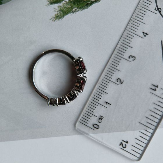 Серебряное кольцо с гранатом 2.925ct