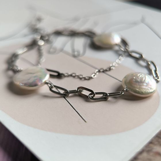 Silver bracelet with baroque pearls