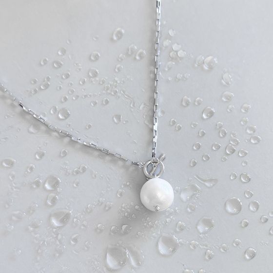 Silver necklace with baroque pearls