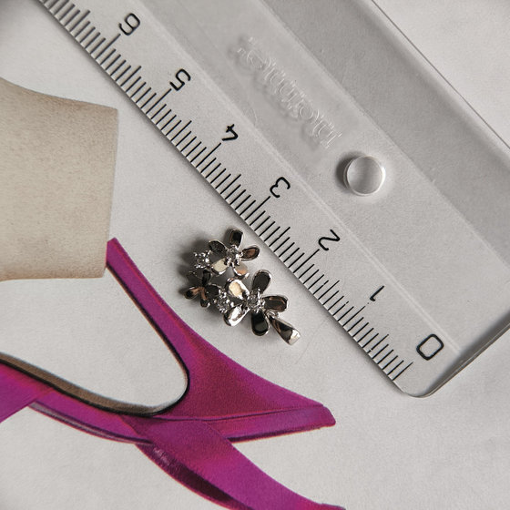 Silver pendant with cubic zirconia