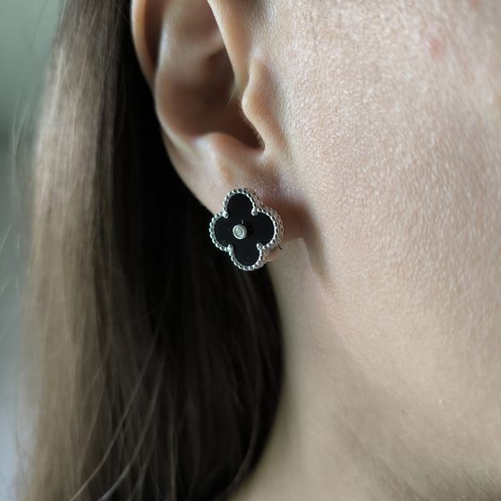 Silver earrings with onyx, fianites