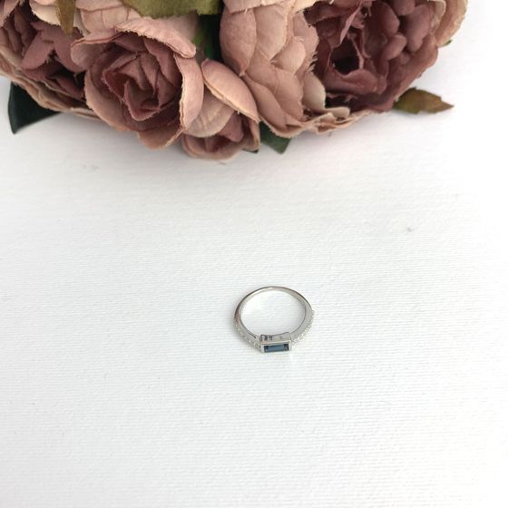 Серебряное кольцо с топазом Лондон Блю 0.585ct