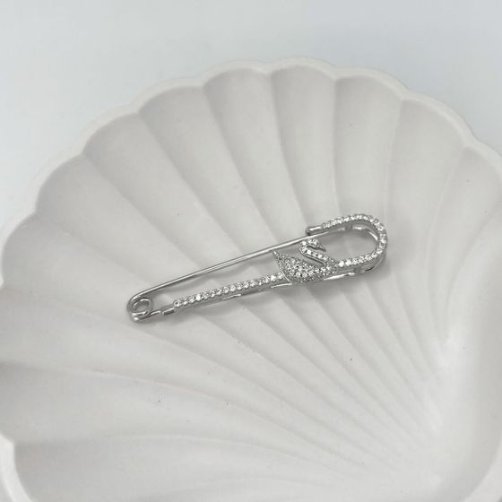 Silver pendant with phianites