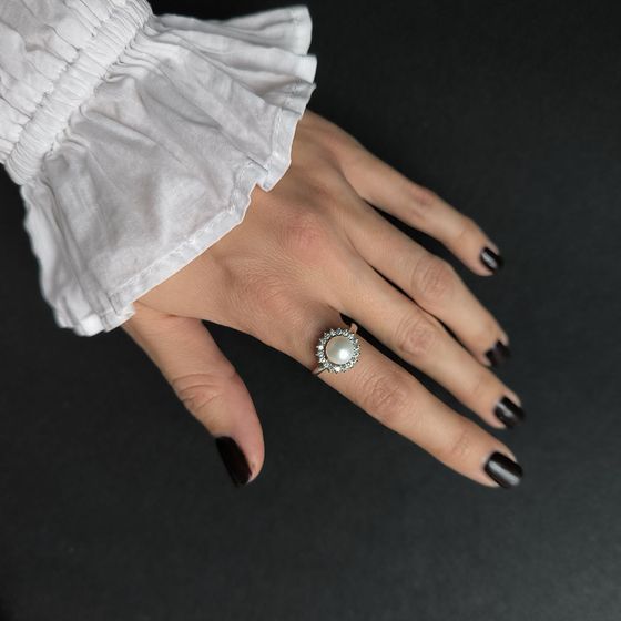 Silver ring with pearls, fianites