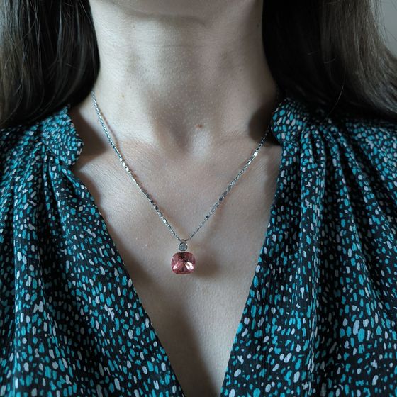 Silver pendant with phianites