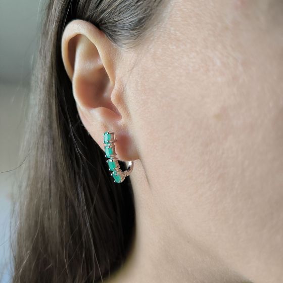 Срібні сережки зі смарагдом 1,675 карата