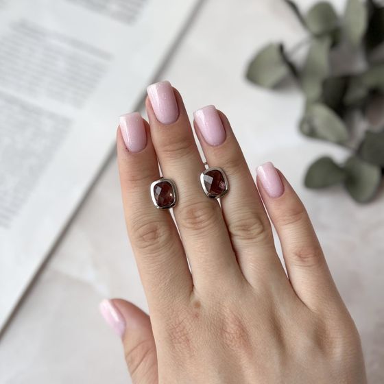 Серебряные серьги с султанитом