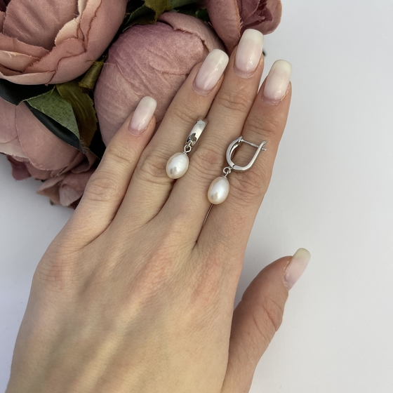 Срібні сережки з перлами