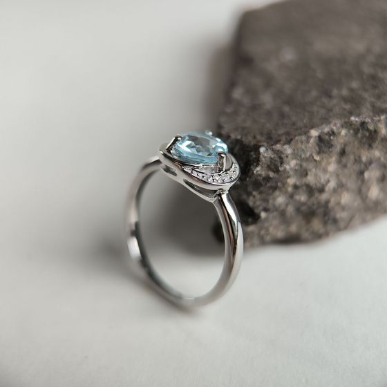 Срібна каблучка з топазом 1,544 карата