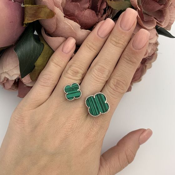 Silver ring with malachite