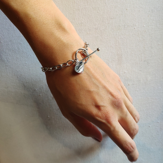 Золотий браслет без каменів