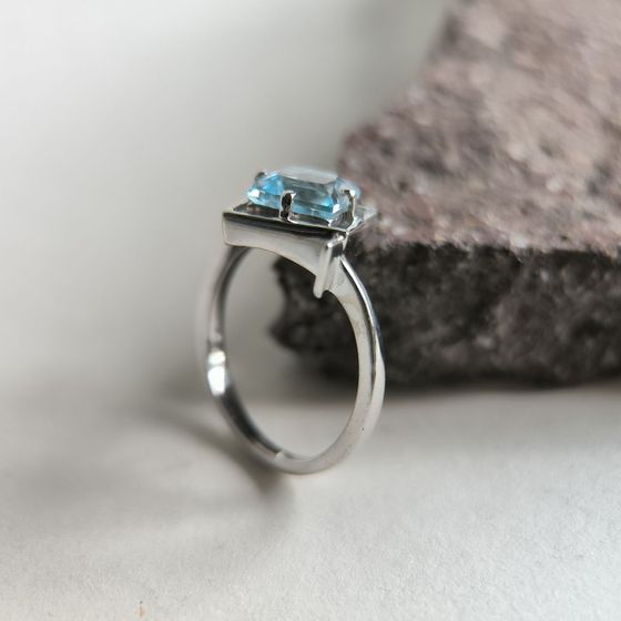 Срібна каблучка з топазом 2.117ct