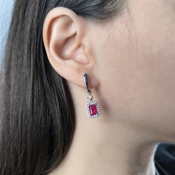 Срібні сережки з рубіном 3.754ct, фіанітами