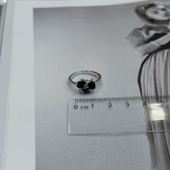 Silver ring with sapphire 1.548ct