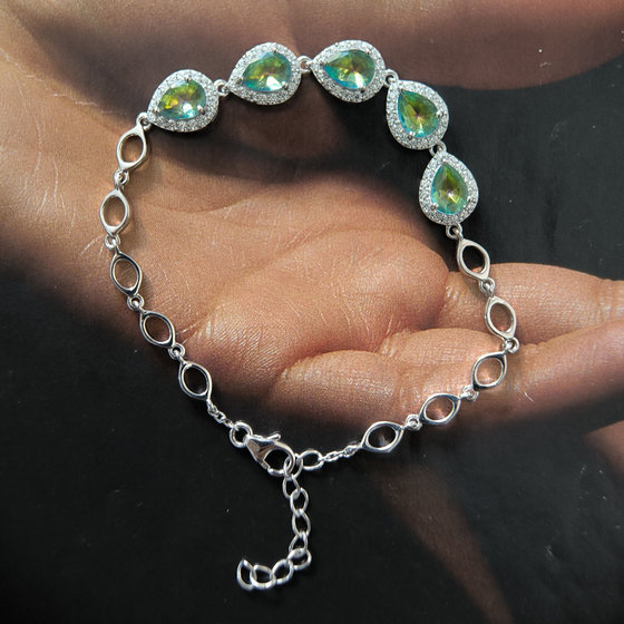 Срібний браслет з містичним топазом 4.008ct