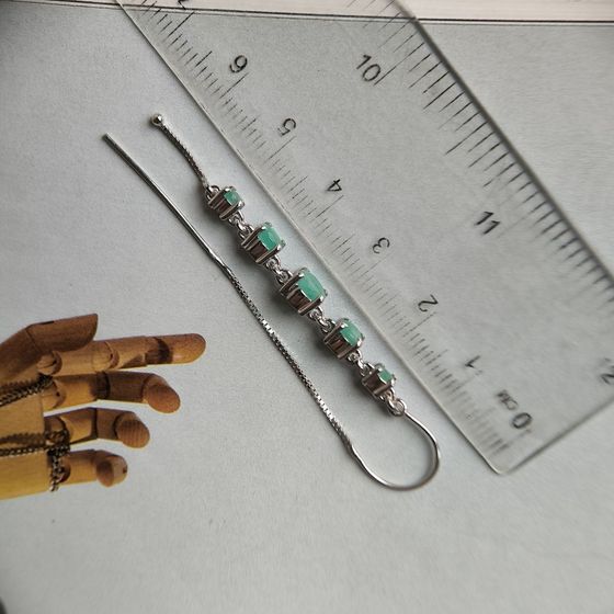 Срібні сережки зі смарагдом 2.447ct