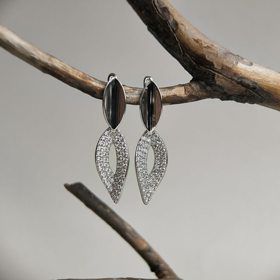 Silver earrings with cubic zirconia
