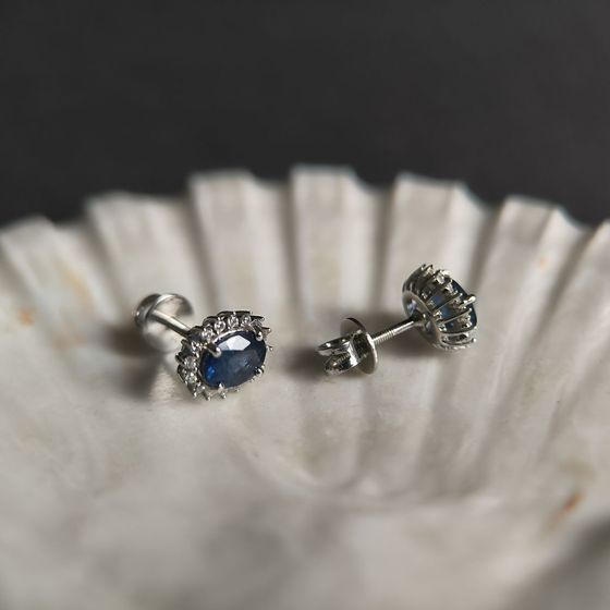 Срібні сережки з сапфіром 2.342ct, фіанітами