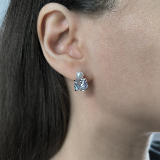 Silver earrings with pearls and cubic zirconia