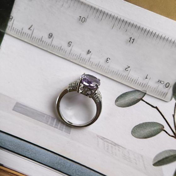 Срібна каблучка з олександритом 8.205ct, фіанітами