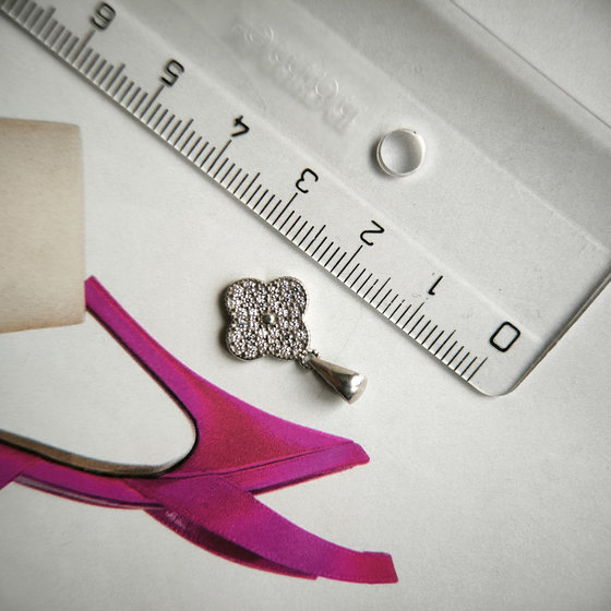 Silver pendant with cubic zirconia