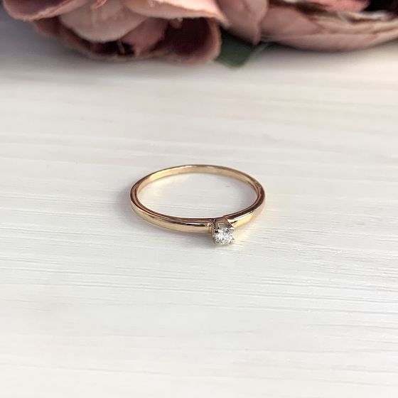 Золота каблучка з діамантом 0.06ct