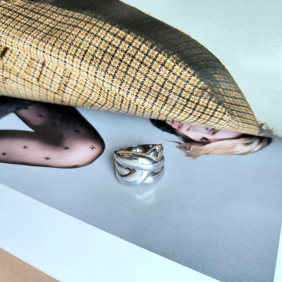 Срібна каблучка без каменів