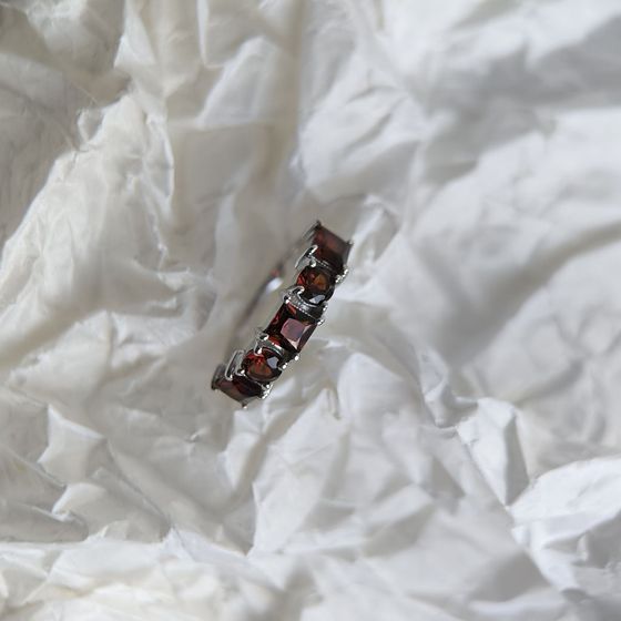 Срібна каблучка з гранатом 1,85 карата