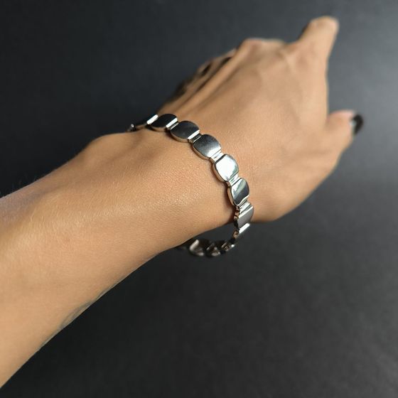 Silver bracelet without stones