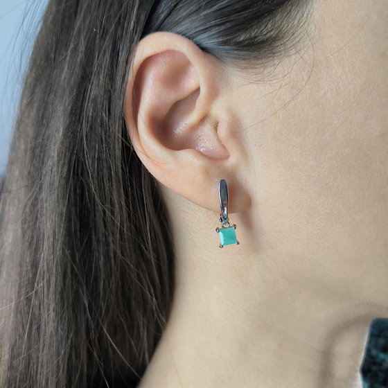 Срібні сережки зі смарагдом 1,13 карата