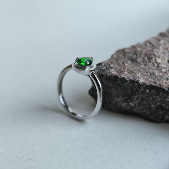 Срібна каблучка зі смарагдом nano 0.605ct